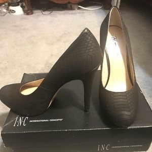 INC International concepts Lilly pumps